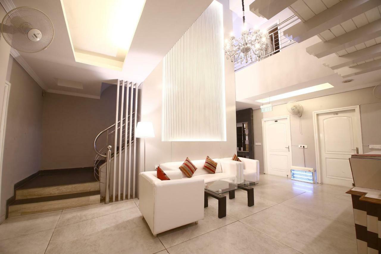 Hotel Diamond Plaza Chandīgarh Exteriör bild