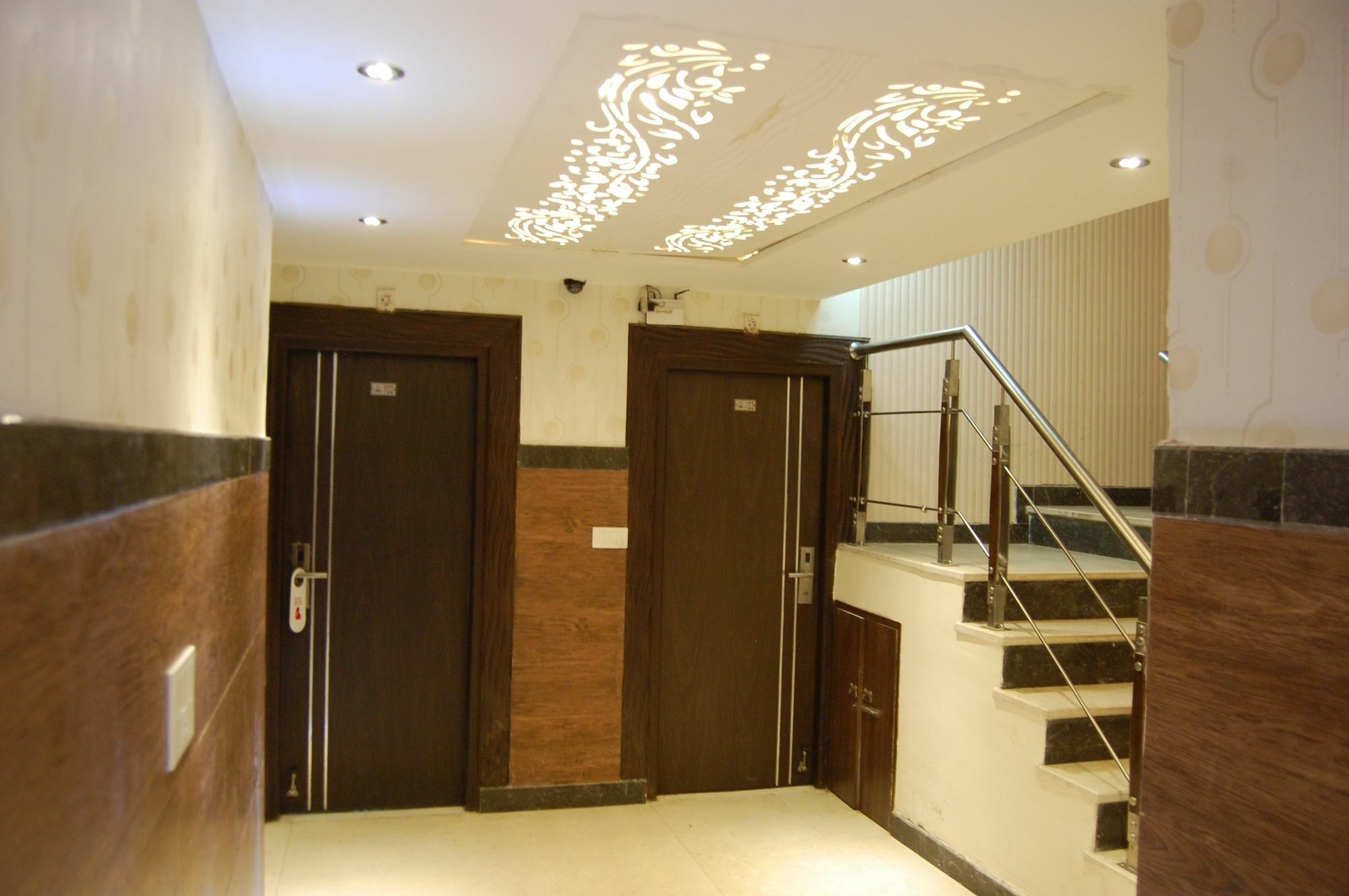Hotel Diamond Plaza Chandīgarh Exteriör bild